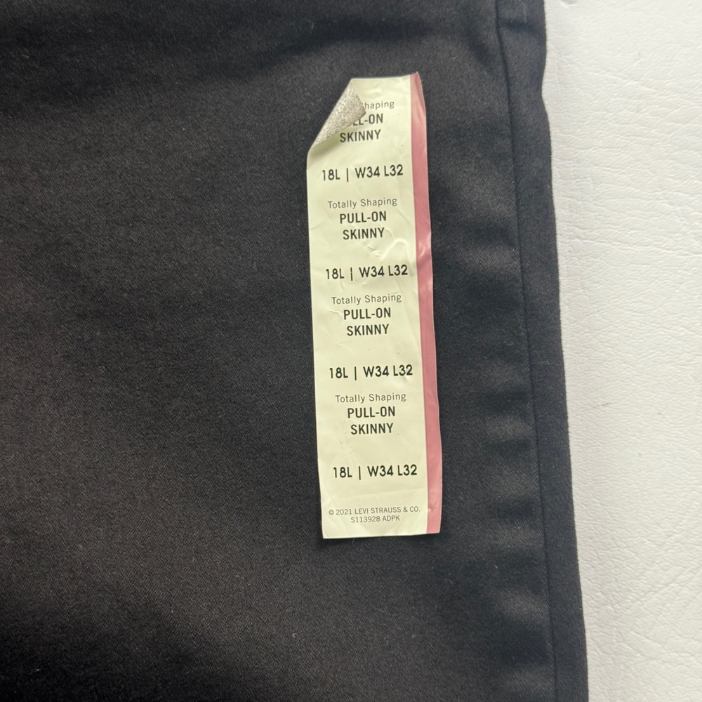 Signature Levi Strauss Totally Shaping Pull-On Skinny Black Jeans 18L W34 L32 - Picture 15 of 16